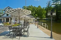 Stone Studio Lakefront Pool Access