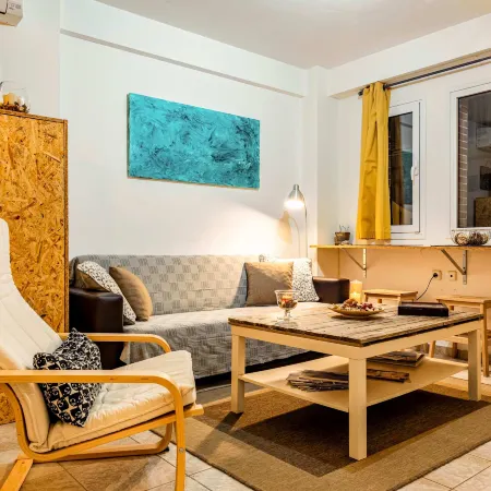 Charming Downtown Retreat with Parking Spot
