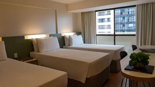 St Paul Plaza Hotel - Pool