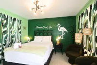 The Pink Flamingo - Palmira Saint Joe - 2-Star