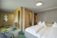 The Lab Hotel & Apartments - parking