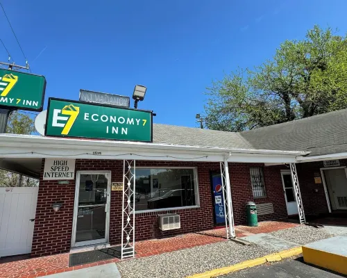 Economy 7 Inn Hampton Hotel di Hampton