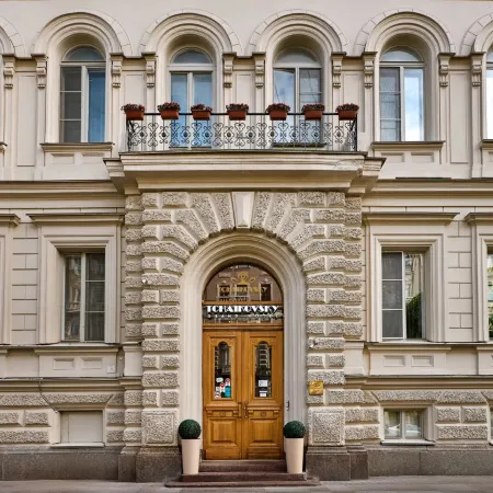 Гранд отель Чайковский Отели рядом с достопримечательностью «Тюрьма Кресты»