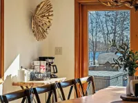 Lake View Retreat by AvantStay Hotels in Penn Forest Township
