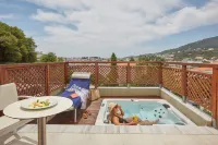 Mystery Skiathos Luxury Residence - バスタブ