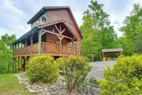 Secluded Smoky Mountain Cabin w/ Theater & Hot Tub - Tiny Houses