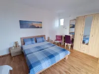 Spacious apartment with sea view - 民宿