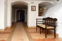 Tugasa Arco de la Villa - parking