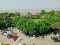 Devka Beach Resort - parking