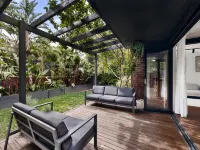 Sunlit 3-bed Coastal Stay With Private Deck Hotels in Cronulla