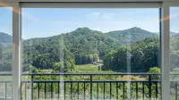 Sara&forest Pension Mungyeong - Mountain view