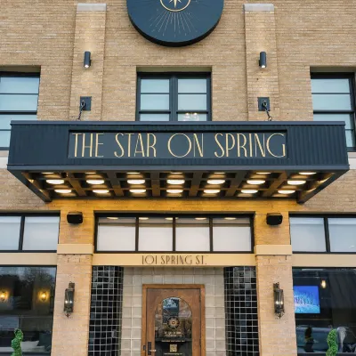 The Star on Spring Hotels near Shiloh Museum