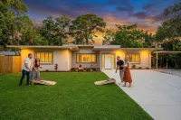 Sun-Soaked & Heated Pool Home - Minutes to Siesta Key - สระว่ายน้ำส่วนตัว