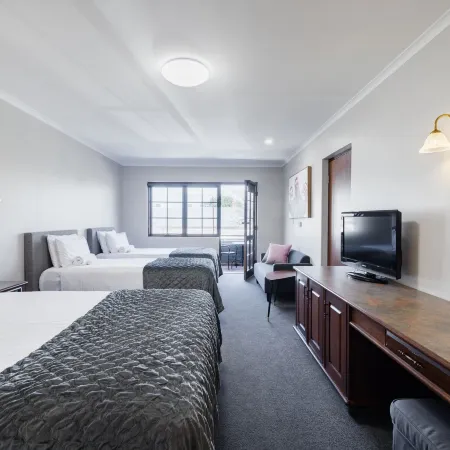 Adelaide Inn