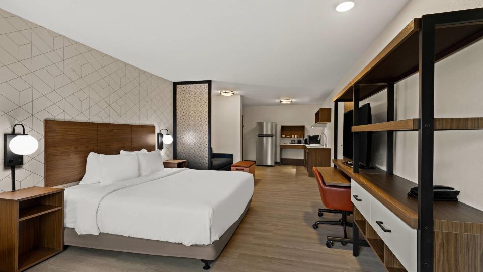 Everhome Suites Denver Airport