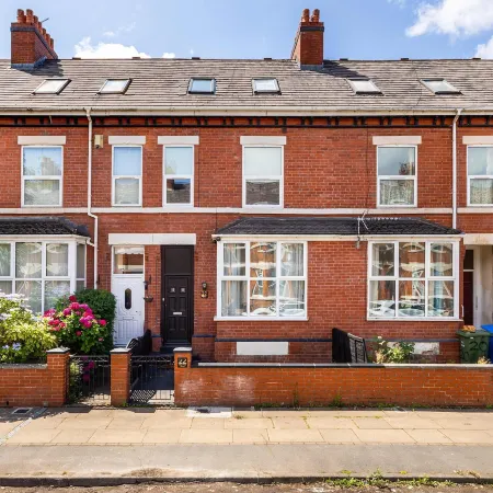 Sleeps 14 The Old Trafford Family Zen by Genesis Living