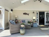 Sunset View Beach Bungalow - Pets Allowed. Amazing covered deck and yard. - 비치
