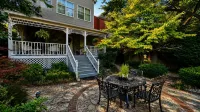 Central Park Bed & Breakfast - Airport Shuttle