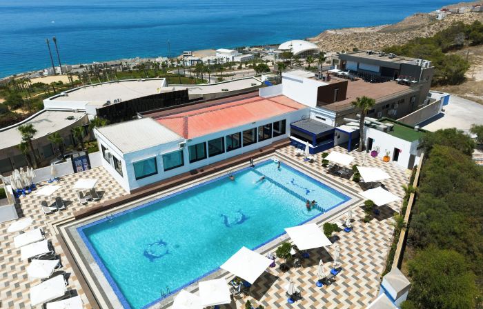 Dwo Mira Palace