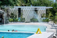 Ogtong Cave Resort - Beach