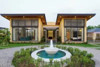 ELIVAAS 24 Carat 4BHK Villa with Pool - Villas