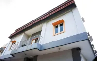 The Grand Palace Resident - Motels