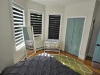 Stylish & Cozy Boston Retreat Near Train Station, Parks & Cafés - Bungalows