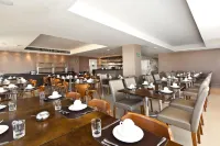 San Diego Suites Veredas Sete Lagoas - Frühstück