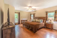 Mountain Forest Manor - 3-Star