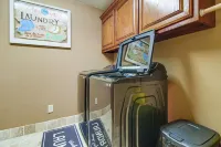 Hikes, Tee Times & Lake Days! Bella Vista Getaway - 4-Star