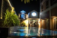 Front One Hotel Purwodadi - Kolam Renang