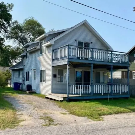 Bright Beautiful beach theme home walking distance to Lake Michigan & downtown!
