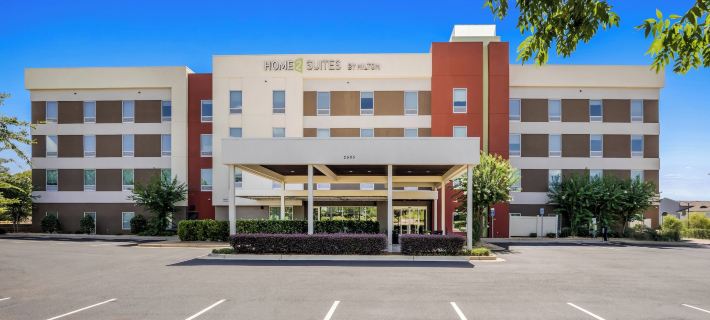 Home2 Suites by Hilton Prattville Отели в г. Отога
