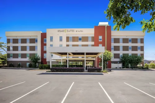 Home2 Suites by Hilton Prattville - parking