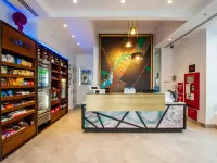 Fairfield Inn & Suites New York Brooklyn Hotels near Carroll Park
