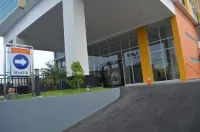 EDU HOTEL MALIOBORO - Parking