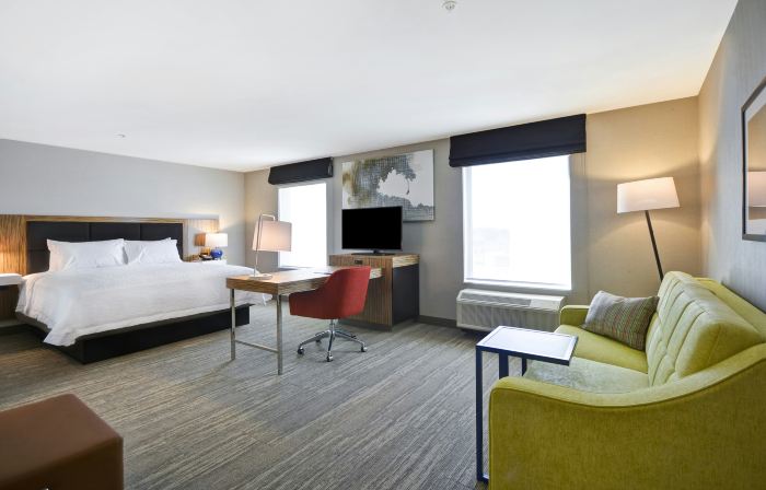 Hampton Inn & Suites Detroit/Warren