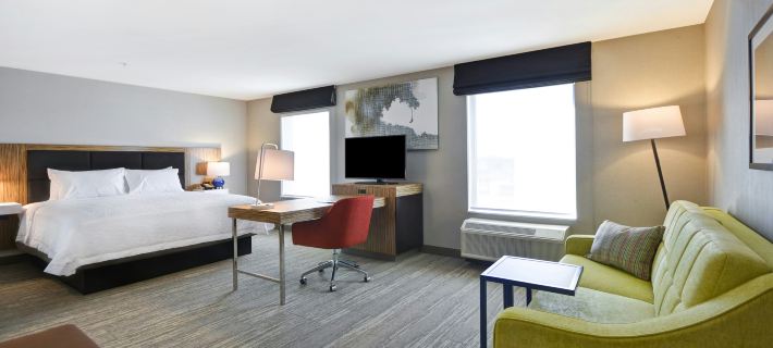 Hampton Inn & Suites Detroit/Warren Hotels in Macomb County