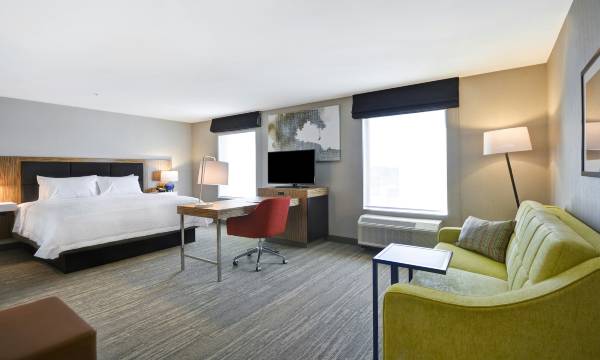 Hampton Inn & Suites Detroit/Warren