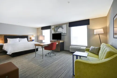 Hampton Inn & Suites Detroit/Warren - Pools