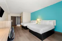 Howard Johnson by Wyndham Toms River - parking