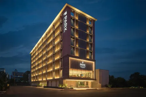 Park Inn And Suites By Radisson Rajkot - 4 stelle