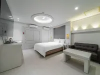 Sanbon Mul Hotels near Surisa Temple