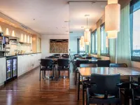 Hilton Helsinki Airport - Bintang 5