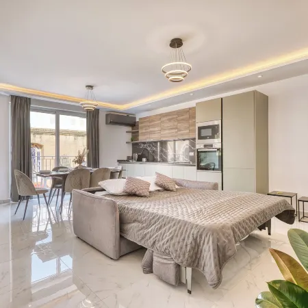 Central Gzira 1 BR 1 Bath Suite