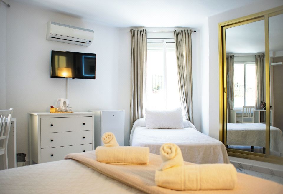 Hotel Velis - Housity