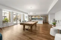 Landing Stunning Studio, Courtyard, Gym - 4-Star