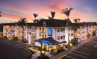 Motel 6-Buena Park, CA - Knotts Berry Farm - Disneyland