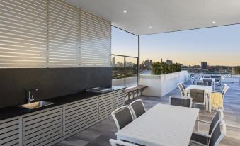 Oaks Brisbane Woolloongabba Suites