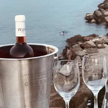 Fotaki's Home - Comfortable Newbuilt 2 Bedroom Home, 20 Meters from the Sea